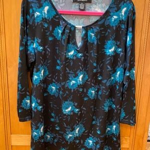 89th & Madison Woman’s top